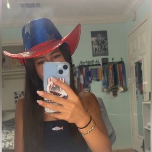 Meet your Posher, Mia